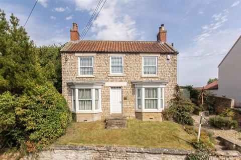 5 bed property, in Main Street, £575,000