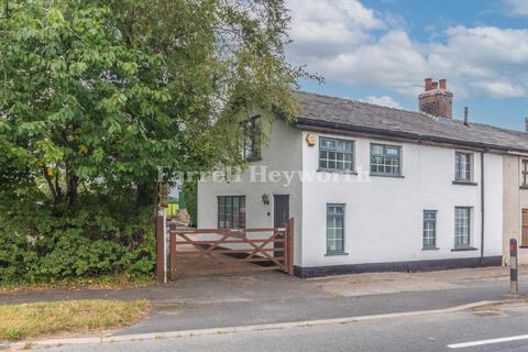 3 bed property, in Shelley Row, £240,000