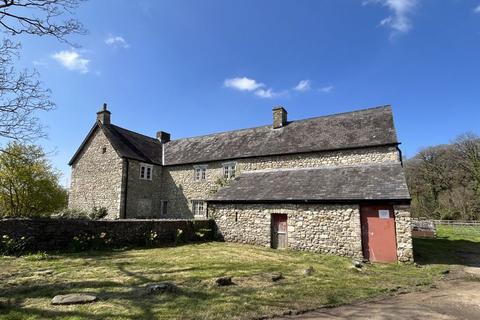 5 bed property, in Lot 2 - Llanmihangel Farmhouse, £650,000