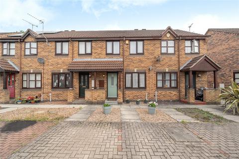2 bed property, in Waite Close, £200,000