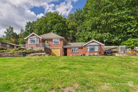 4 bed property, in Whittaker Lane, £775,000