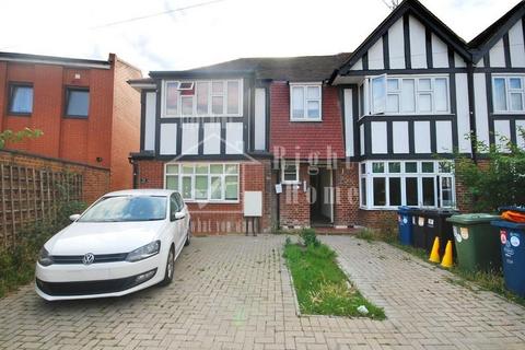 12 bed property, in PARK DRIVE, £1,800,000