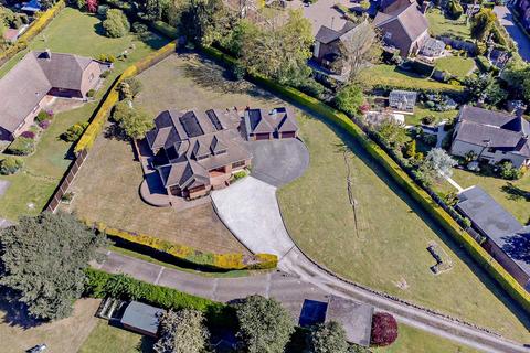 5 bed property, in St. Faiths Lane, £1,250,000