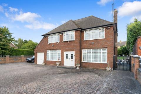 4 bed property, in Old Bedford Road, £925,000