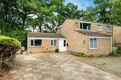4 bed property, in Verran Road, £650,000