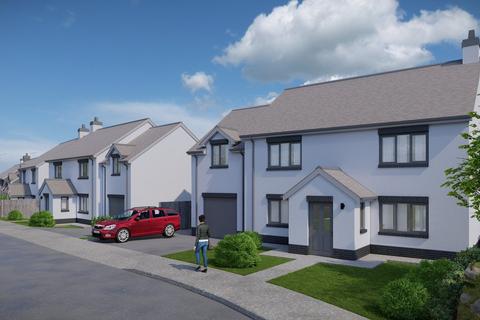 5 bed property, in Hazelhurst Gardens, £450,000