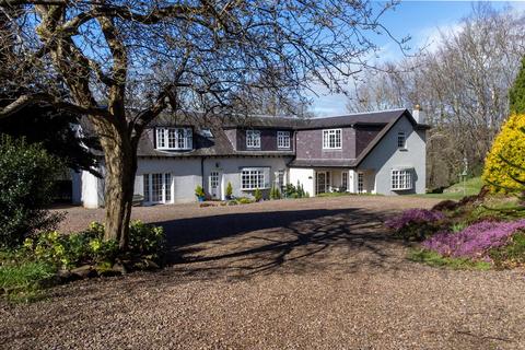 5 bed property, in The Spinney House, £699,000