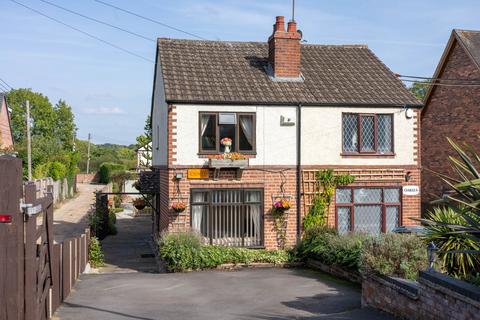 2 bed property, in Redditch Road, £325,000