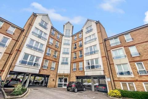 2 bed property, in Fairfield Square, £175,000