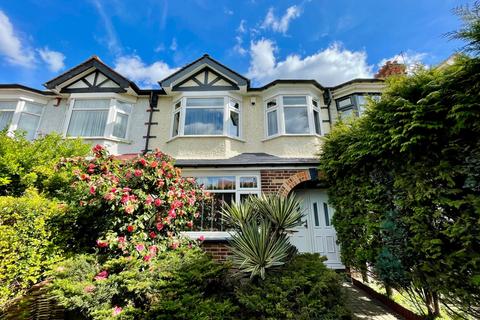 4 bed property, in Great Cambridge Road, £625,000
