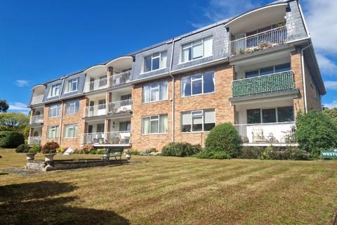 2 bed property, in Douglas Avenue, £289,950