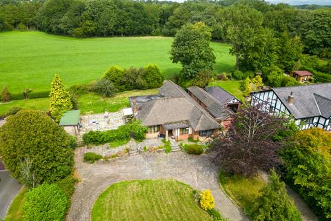 4 bed property, in Hall Lane, £550,000