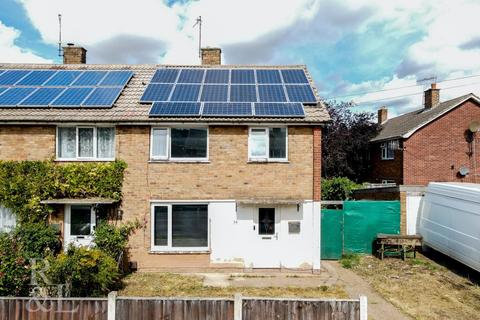 3 bed property, in Whitelands, £180,000