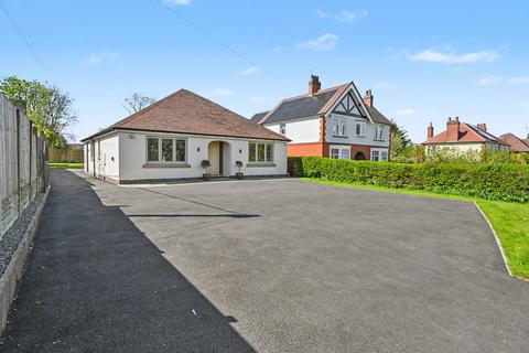 4 bed property, in Derby Road, £600,000