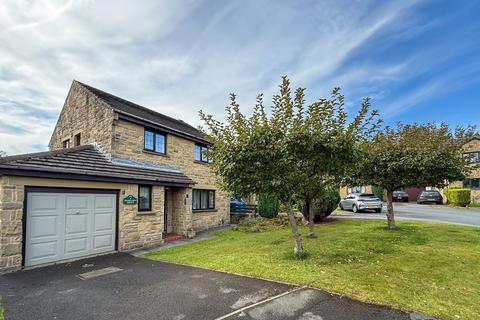 4 bed property, in Woodleigh Grove, £360,000