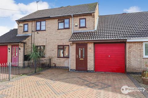 3 bed property, in Woodbank, £230,000