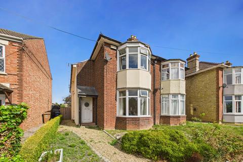 3 bed property, in Leverington Road, £220,000