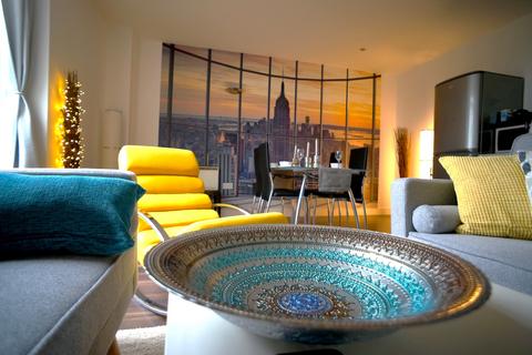 1 bed property, in The Bridge, £180,000