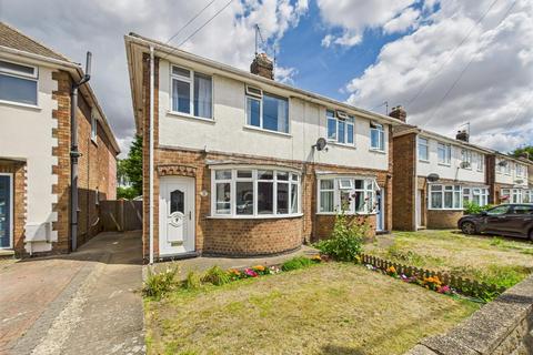 3 bed property, in Western Crescent, £225,000
