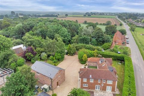 5 bed property, in Eagle Moor, £1,075,000