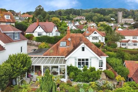 4 bed property, in Hemp Gardens, £485,000