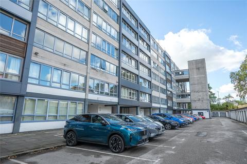 2 bed property, in Ingledew Court, £115,000