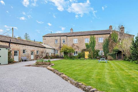 6 bed property, in Oak Tree House Farm Main Street, £850,000
