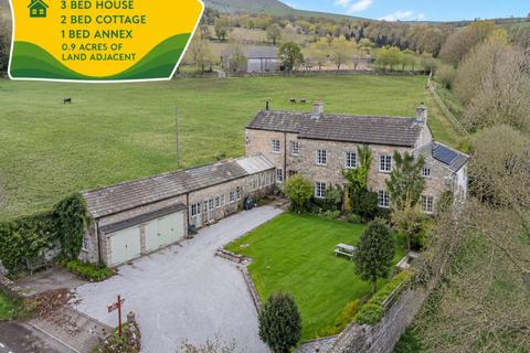 6 bed property, in Oak Tree House Farm Main Street, £850,000