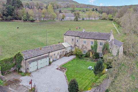 6 bed property, in Oak Tree House Farm Main Street, £850,000