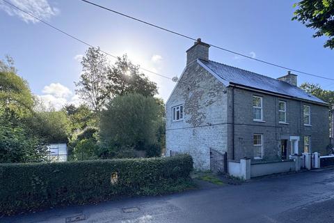 3 bed property, in Newry Road, £195,000