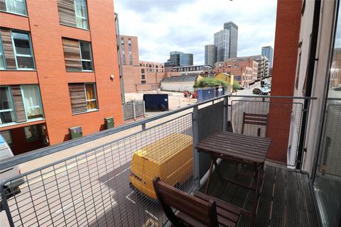 2 bed property, in Sherborne Street, £200,000