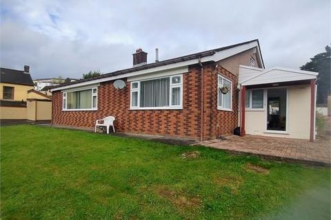 3 bed property, in Chapel Street, £325,000