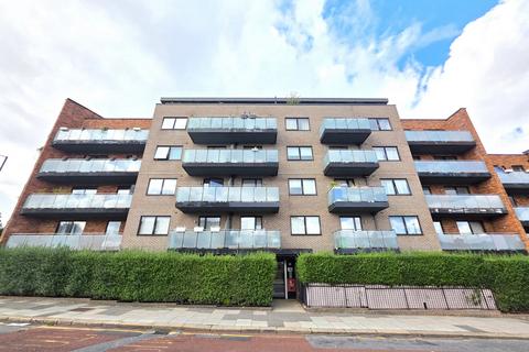 1 bed property, in Church Road, £285,000