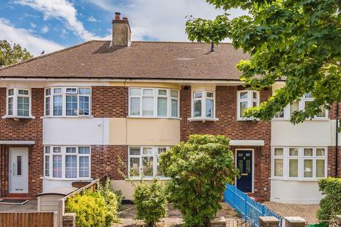 3 bed property, in Longford Close, £550,000