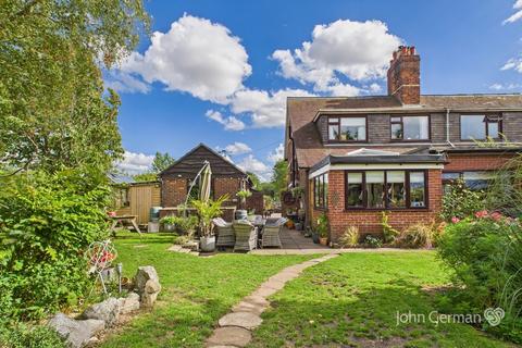3 bed property, in Sandon Road, £399,950