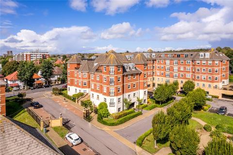 2 bed property, in Chatsworth Square, £425,000