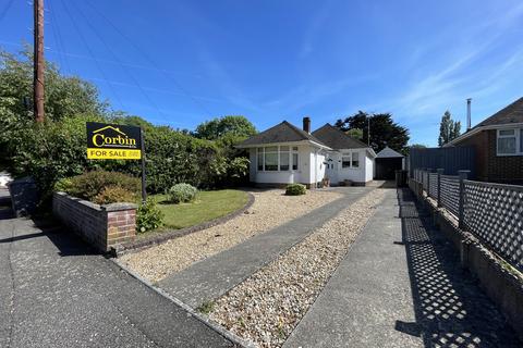 2 bed property, in Cudnell Avenue, £310,000