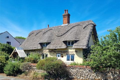 5 bed property, in The Street, £525,000
