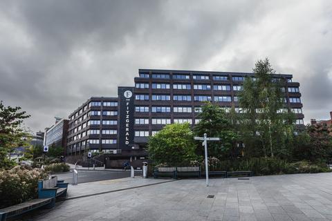 1 bed property, in West Bar, £105,000