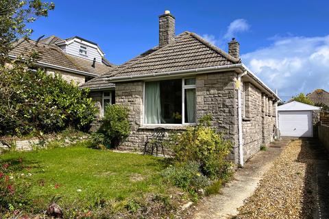 2 bed property, in Bay Crescent, £549,995