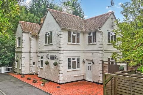 4 bed property, in Windlesham, £1,500,000