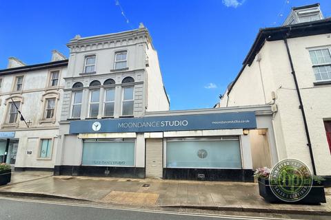 6 bed property, in Fore Street, £259,000