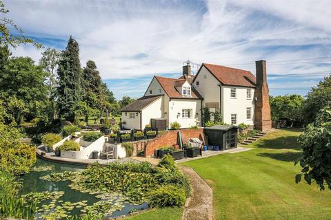 4 bed property, in Horseman Side, £2,000,000