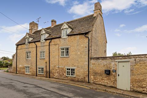 4 bed property, in High Street, £750,000