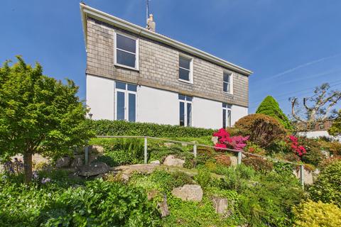 4 bed property, in Roseland, £725,000