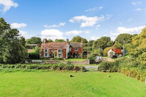5 bed property, in Hobbs Lane, £1,195,000