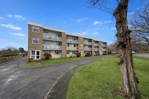 2 bed property, in Collington Lane East, £189,950