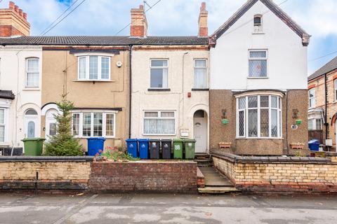 1 bed property, in Welholme Road, £53,000