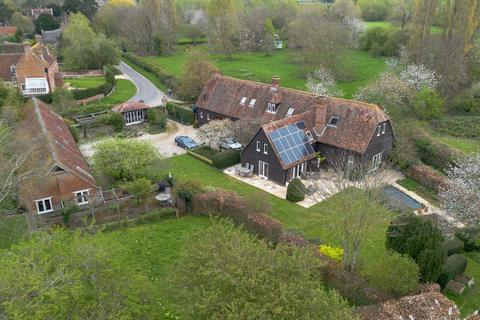 5 bed property, in High Street, £2,500,000