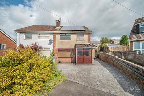 3 bed property, in Heol Celyn, £179,950